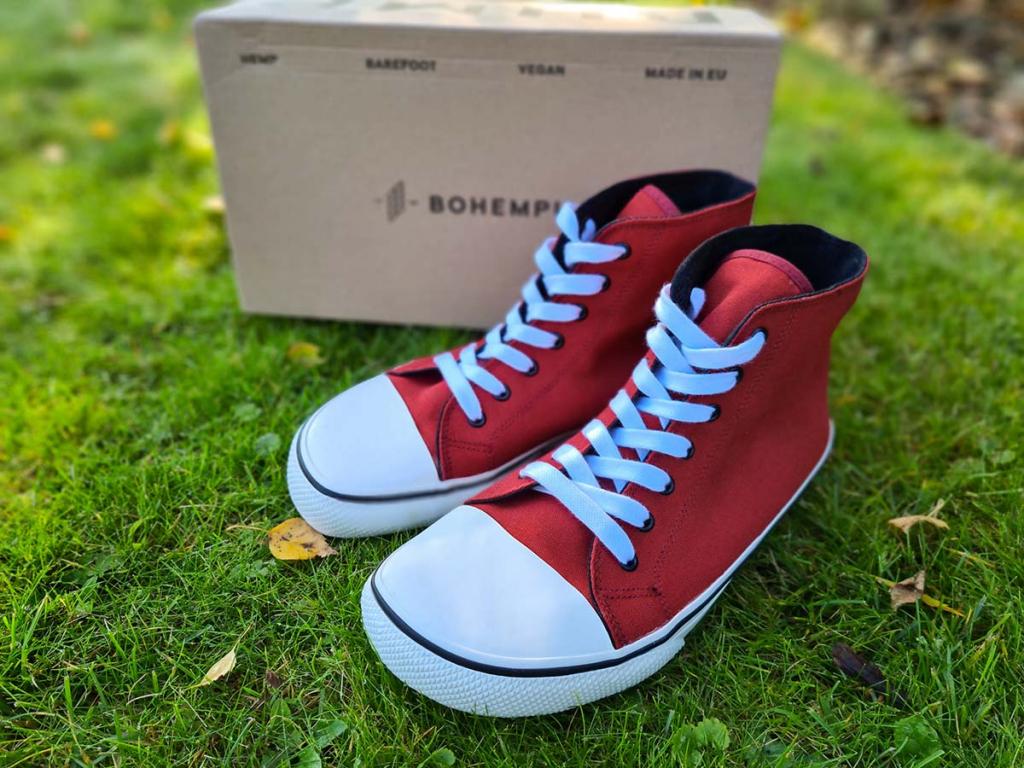 Barefoot in converse sales