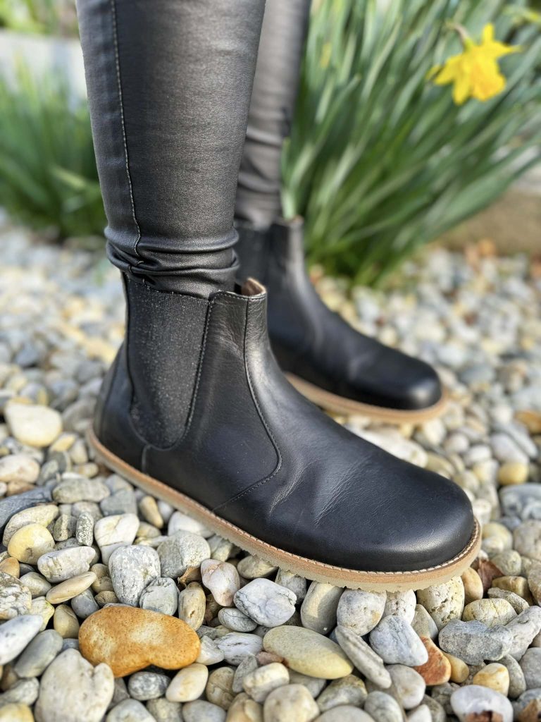 chelsea boots barefoot