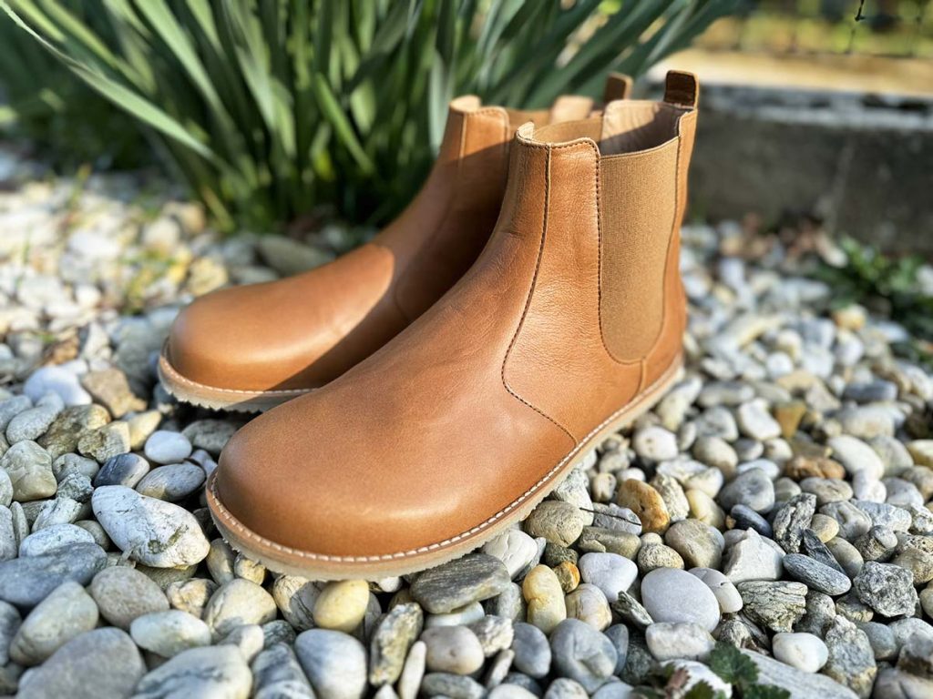 chelsea boots barefoot